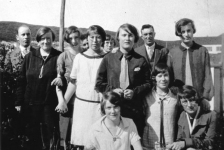 025: l-r Denis Reddy, Julia Reddy, Rose Dunphy, Jerry Reddy (obscured), Blanche Dunphy, Ethel Reddy (back), Mary Reddy (front), Eliz Reddy, J V McCarthy, Jenny Reddy, Min Carroll, Laura Reddy (front). (circa 1928)Denis, Julia, Jerry, Mary, Eliz, Jenny and Laura children of James Reddy &amp;amp; Mary Anne Murphy; J V husband of Julia Reddy; Rose daughter of Patrick Dunphy &amp;amp; Anastasia Fitzgerald McCarthy; Blanche daughter of Joseph Dunphy &amp;amp; Mary Abbott; Ethel daughter of John Reddy &amp;amp; Vera Dunphy; Min daughter of John Carroll &amp;amp; Eliz Reddy
